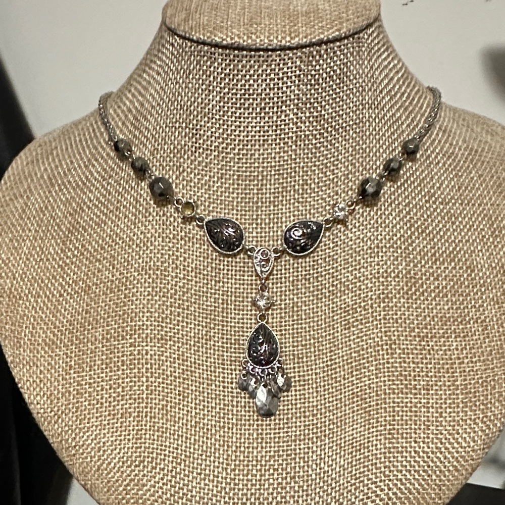 1928 Black and Silver Teardrop Necklace